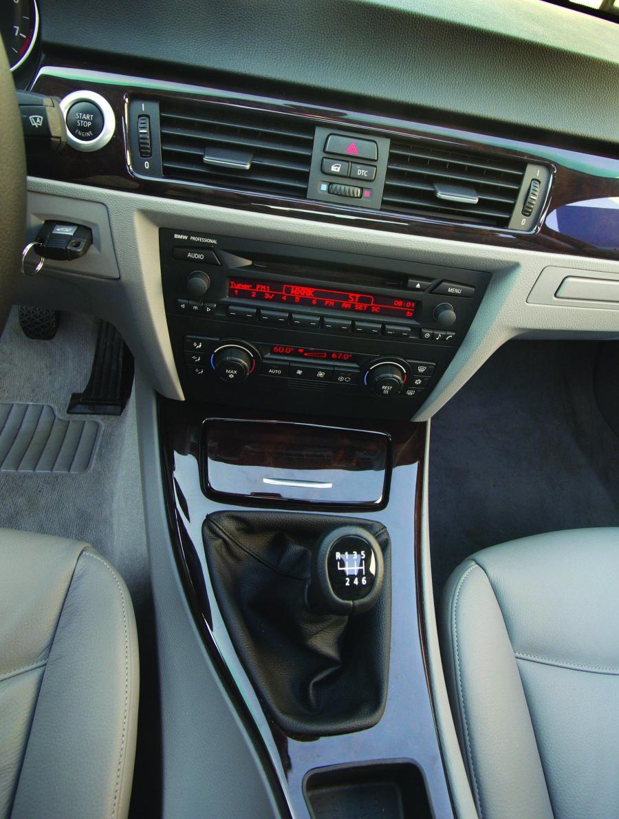  BMW 3-Series 2006 года  (фото 35 из 108)
